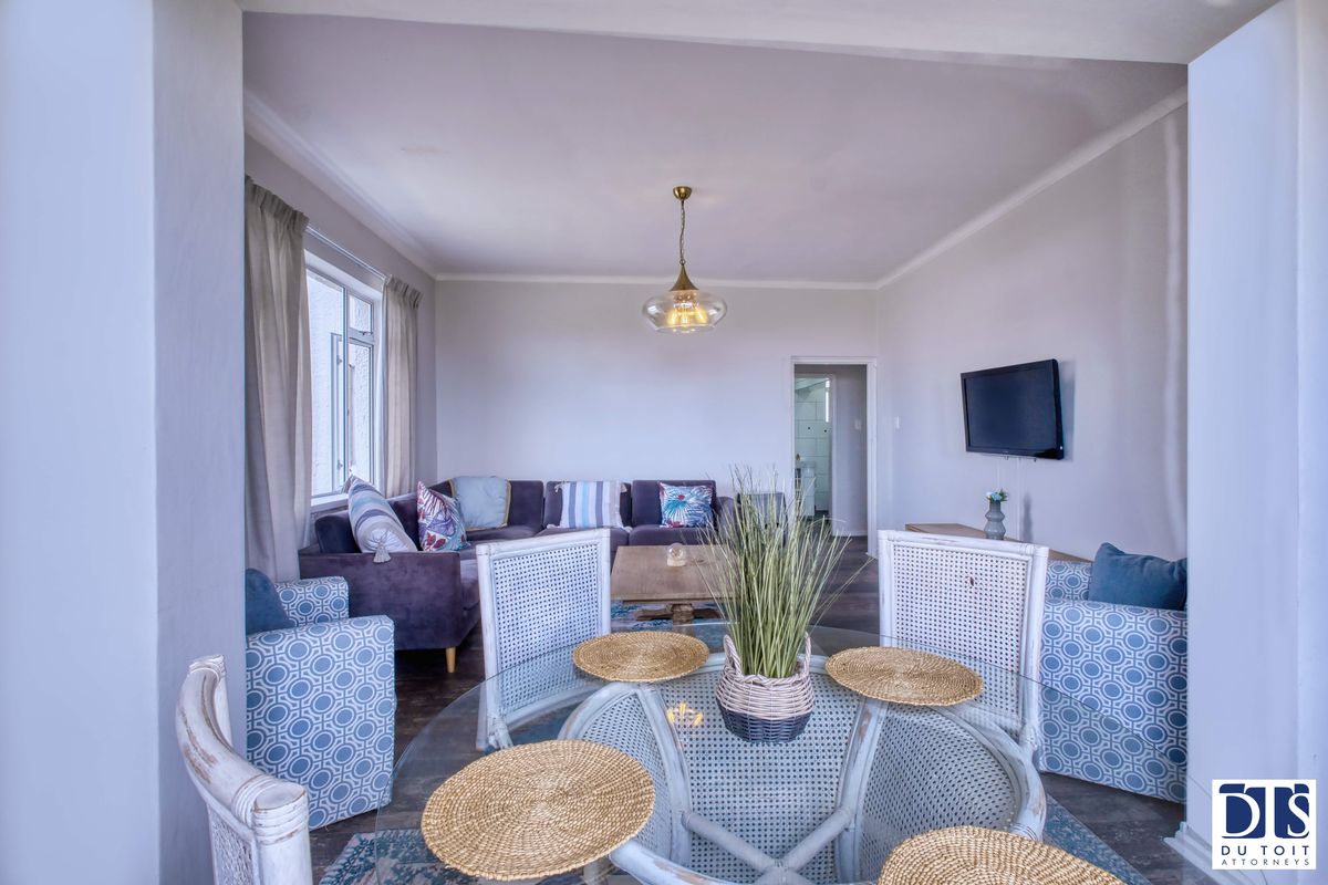 Stunning 3-Bedroom Apartment with Sea Views - Photo 2