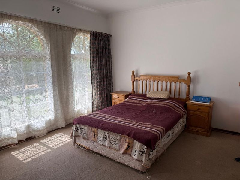 Neat & Secure 2-Bedroom Duplex with Lock-Up Garage - Photo 6