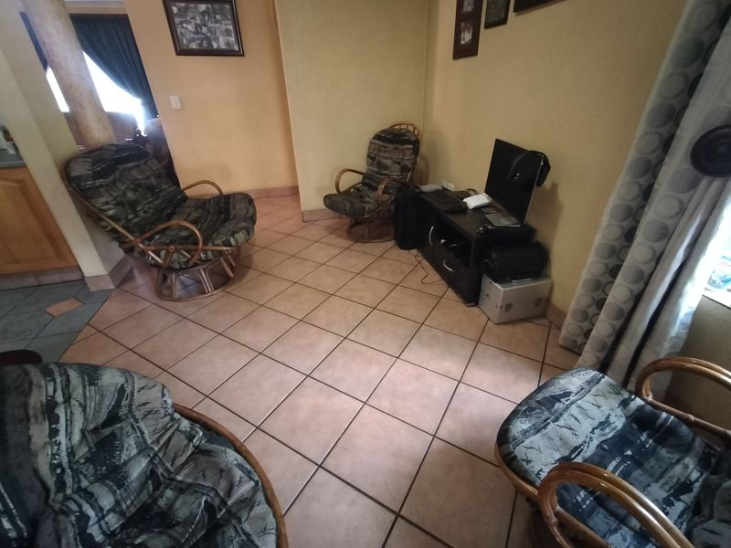 Exquisite Move-In Ready Home in Sought-After Ninapark - Photo 10