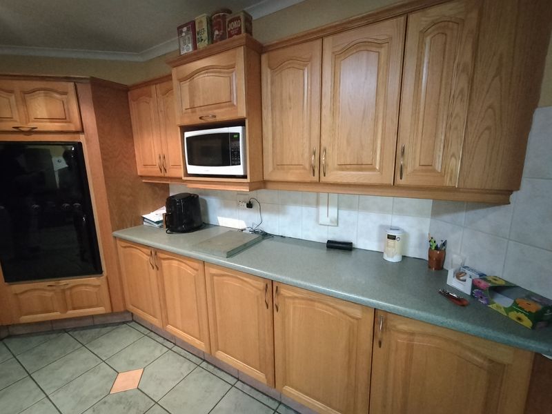 Exquisite Move-In Ready Home in Sought-After Ninapark - Photo 7