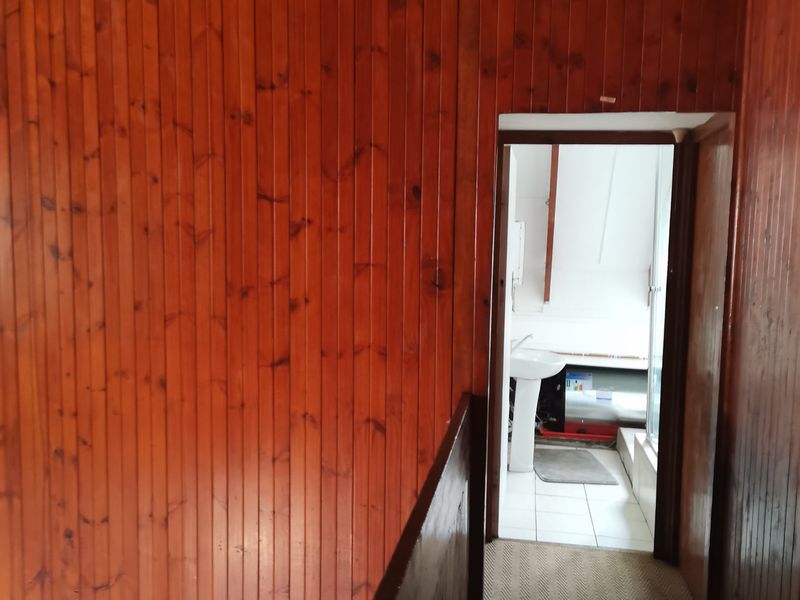 9-Bedroom House with 6 Separate Flatlets - Ideal for Shared Accommodation - Photo 6