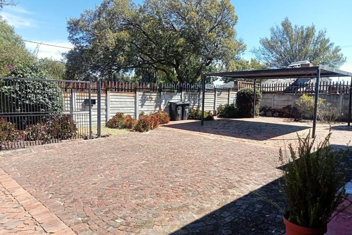 Fixer Upper with 2 Flatlets with Huge Income Potential in Homestead - Photo 2