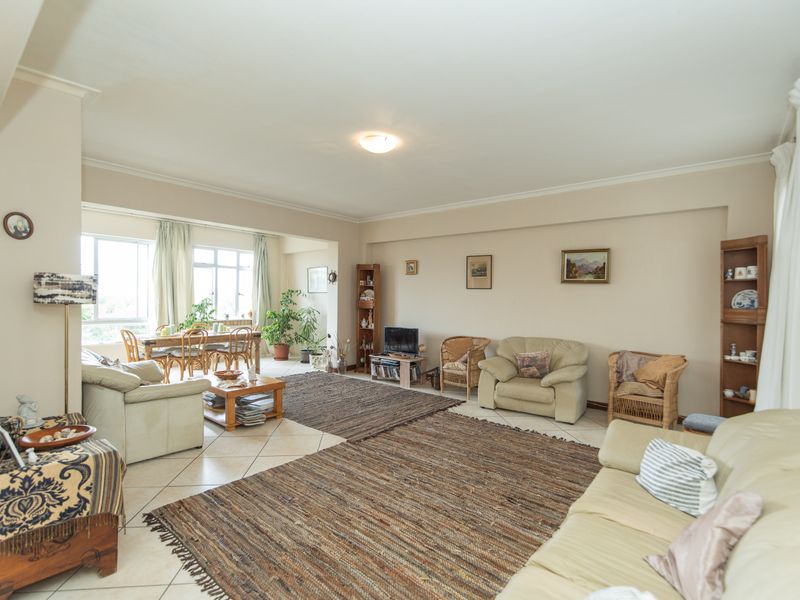 Downsize Without Compromise – 3 Bedroom Apartment on Hobie Beach - Photo 8