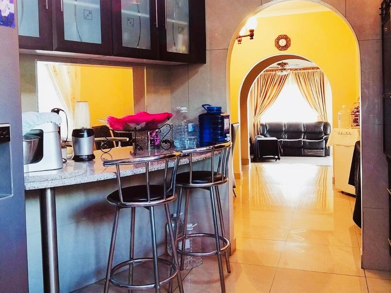 Modern Family Home...Perfect for Extended Family Living or Rental Income Opportunity! - Photo 6