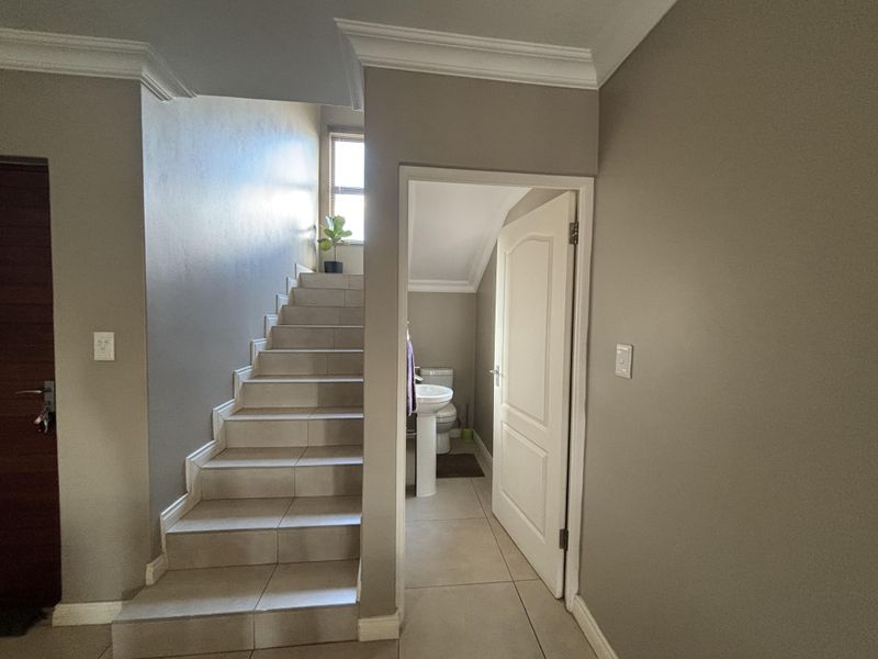 A Beautiful Balance of Comfort, Style & Security – Modern Duplex Living in Riverbend Estate, Kyalami - Photo 10