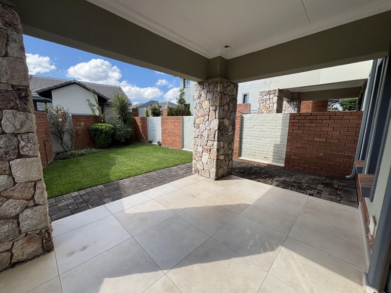 A Beautiful Balance of Comfort, Style & Security – Modern Duplex Living in Riverbend Estate, Kyalami - Photo 8