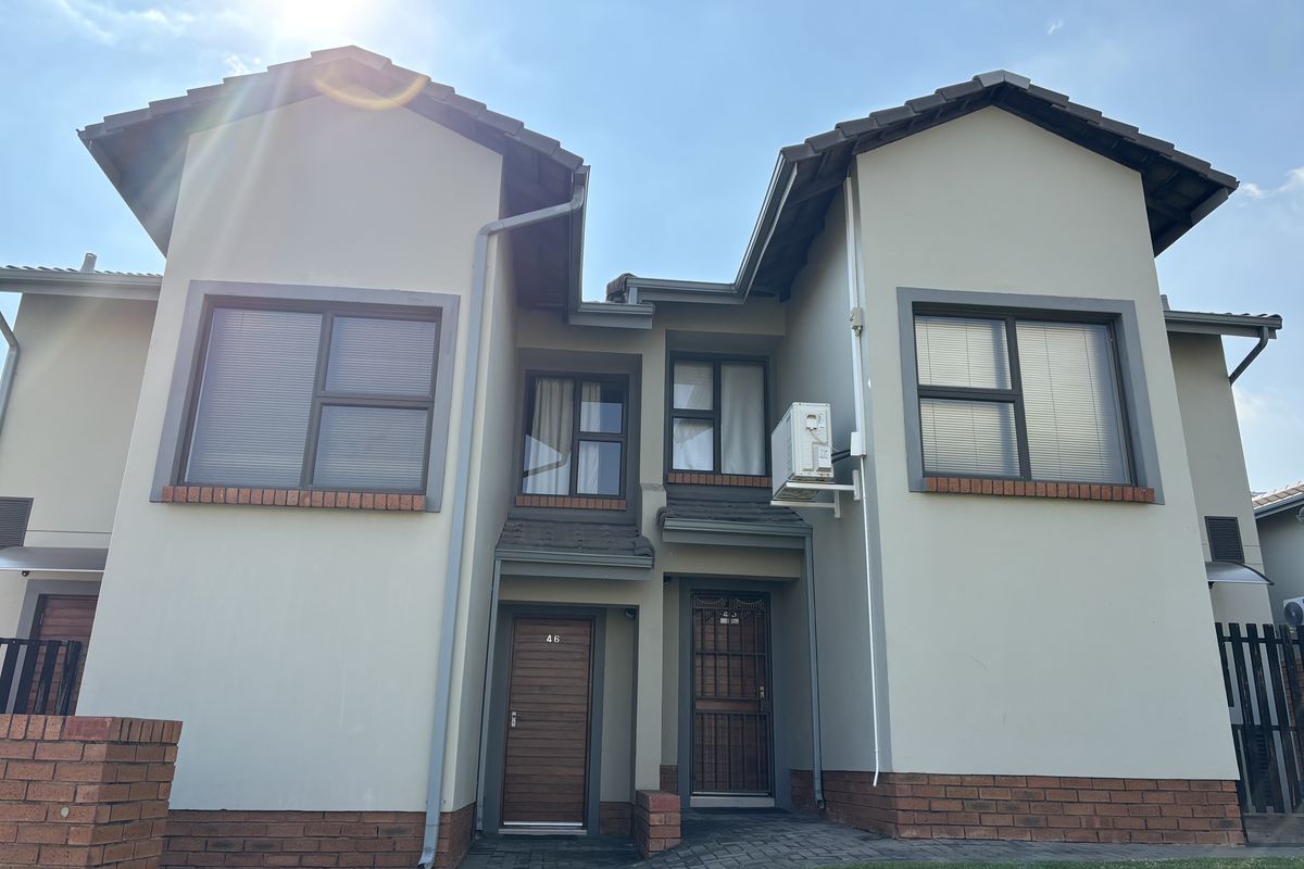 Stylish & Secure Modern Duplex with a Double Garage in Riverbend Estate, Kyalami - Photo 2