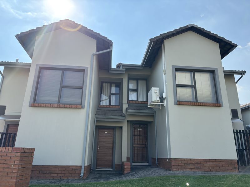 Stylish & Secure Modern Duplex with a Double Garage in Riverbend Estate, Kyalami - Photo 2