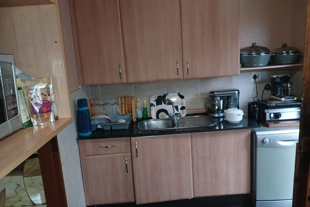 2 beds family home in a secure location - Photo 4