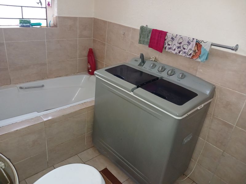 2 beds family home in a secure location - Photo 8