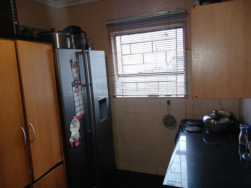 2 beds family home in a secure location - Photo 5