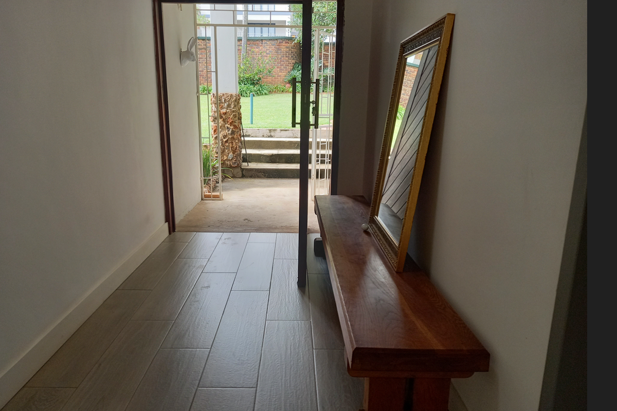 This is the one - Monument park living at its best! - Photo 5