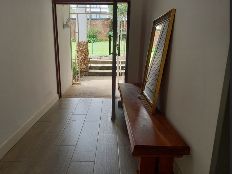 This is the one - Monument park living at its best! - Photo 5