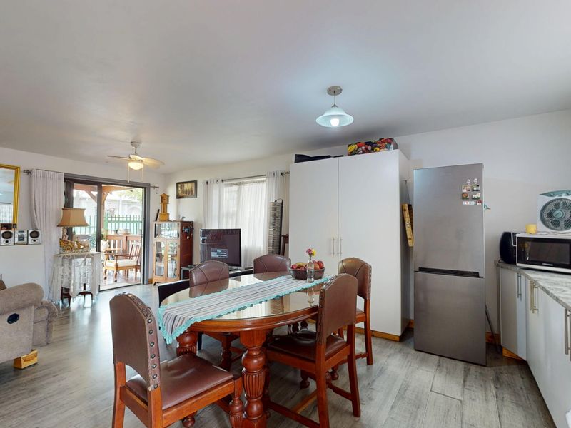 Modern Dual-Living Gem with Income-Generating Flatlet in Primrose! - Photo 2