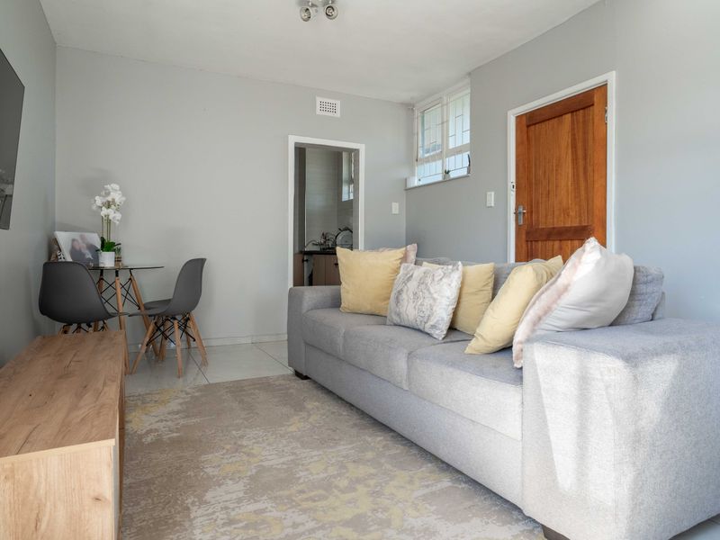 Charming 1.5 Bedroom Apartment in Prime Amanzimtoti Location - Photo 2