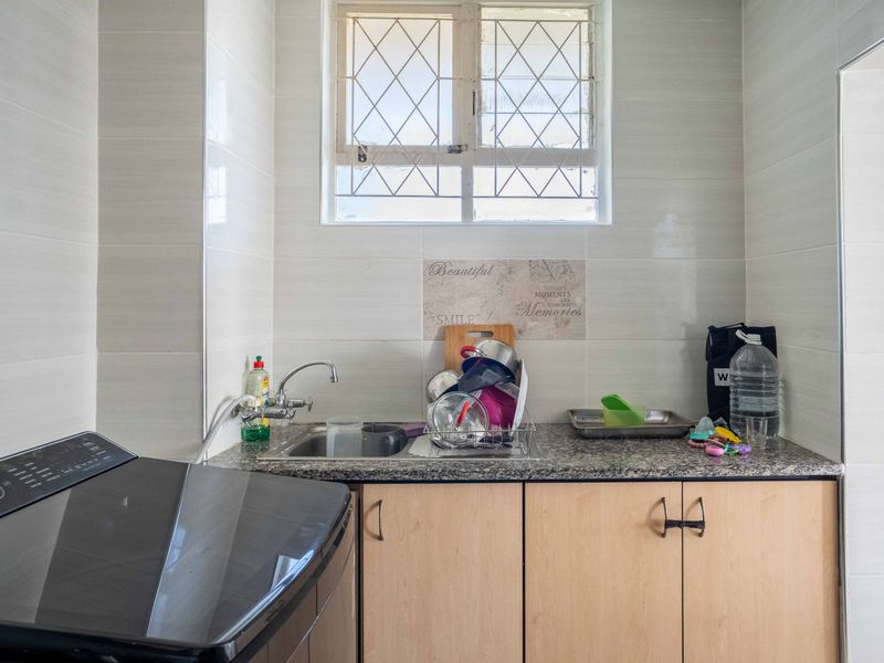 Charming 1.5 Bedroom Apartment in Prime Amanzimtoti Location - Photo 7