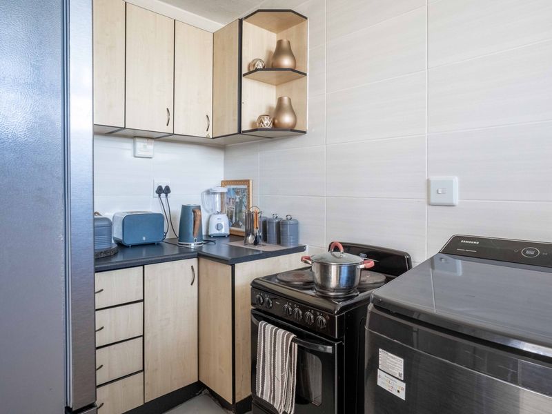 Charming 1.5 Bedroom Apartment in Prime Amanzimtoti Location - Photo 6