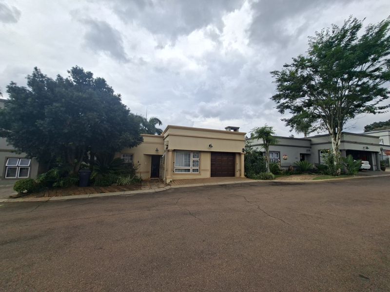 Full Title Home in small secure private complex - Photo 2