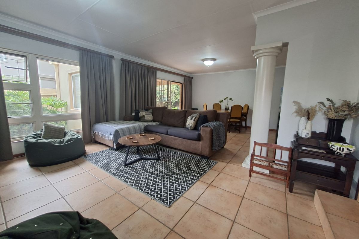 Full Title Home in small secure private complex - Photo 3