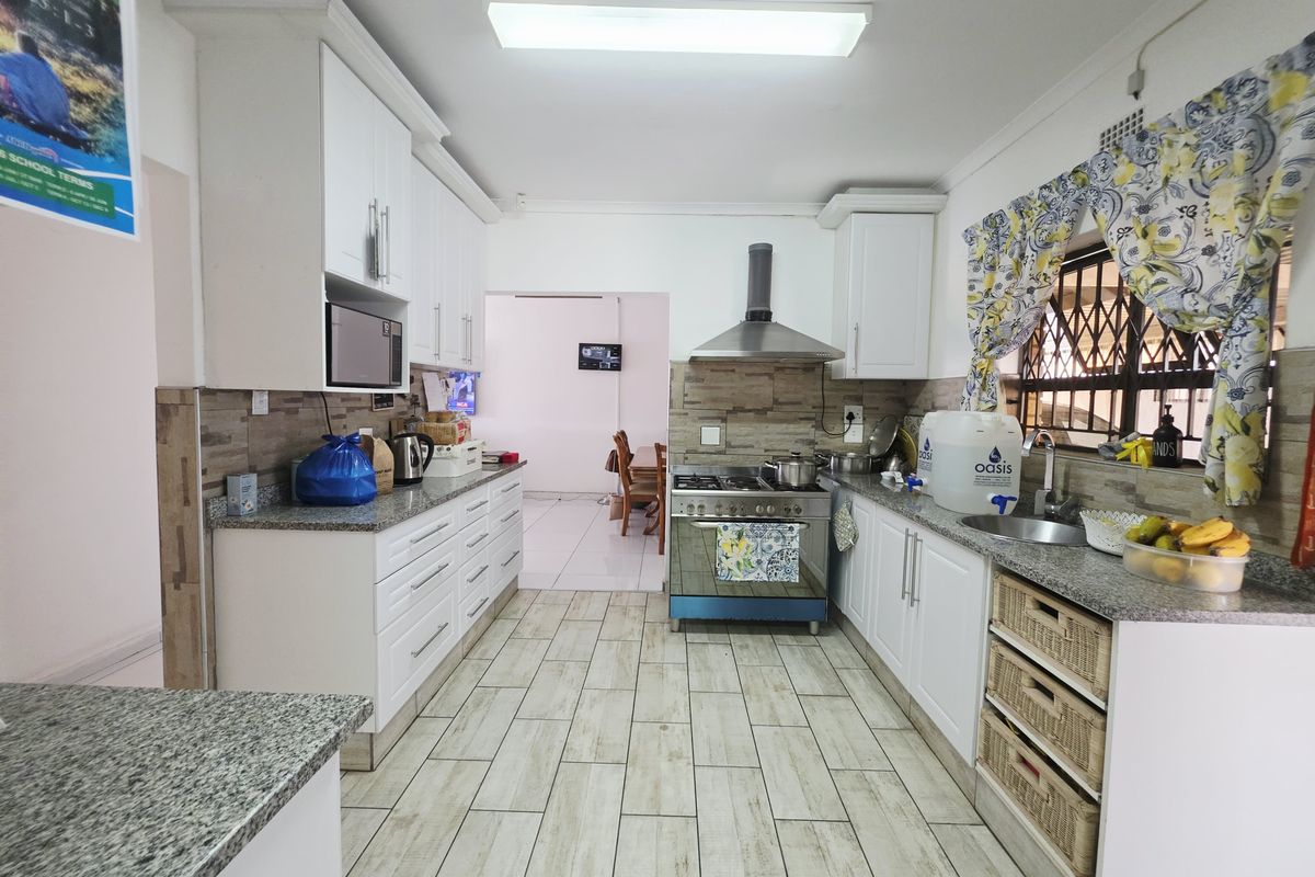 Stunning Face Brick Home with Modern Comforts and Added Value - Photo 5