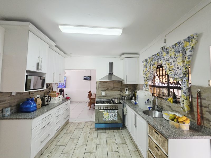 Stunning Face Brick Home with Modern Comforts and Added Value - Photo 2