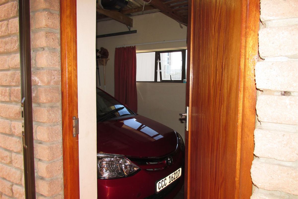 Charming 2 - Bedroom Home to Rent in Lovely Stilbaai West. - Photo 5