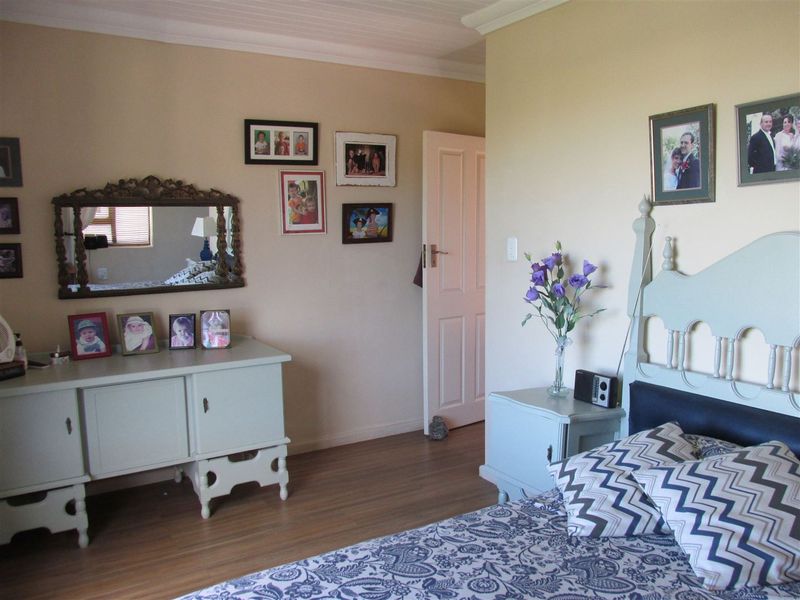 Charming 2 - Bedroom Home to Rent in Lovely Stilbaai West. - Photo 9