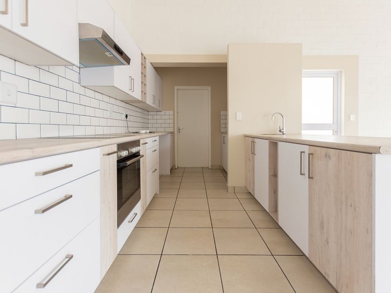 Charming 3-Bed Family Home — Move-In Ready with Under-Roof Braai & Double Garage - Photo 4