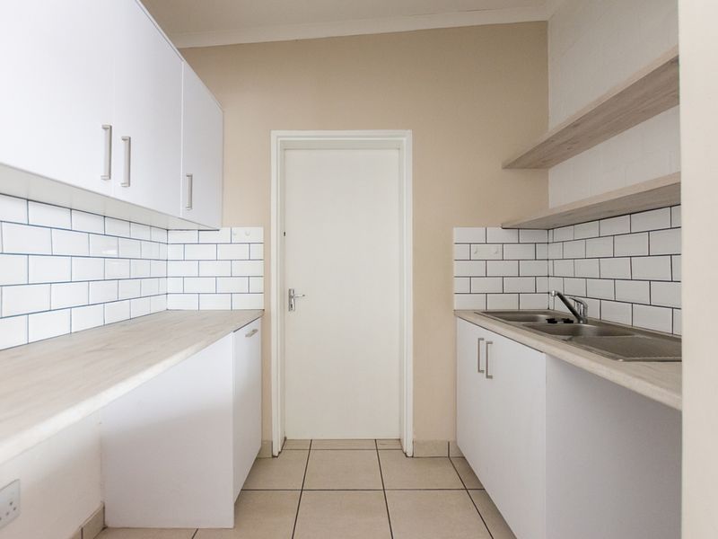 Charming 3-Bed Family Home — Move-In Ready with Under-Roof Braai & Double Garage - Photo 5