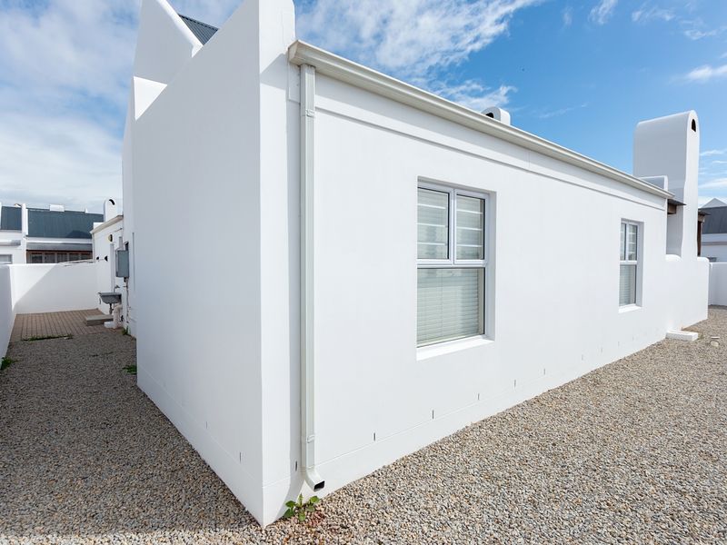 Charming 3-Bed Family Home — Move-In Ready with Under-Roof Braai & Double Garage - Photo 7