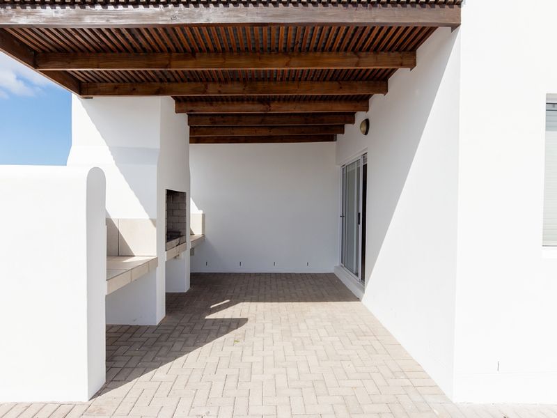 Charming 3-Bed Family Home — Move-In Ready with Under-Roof Braai & Double Garage - Photo 6