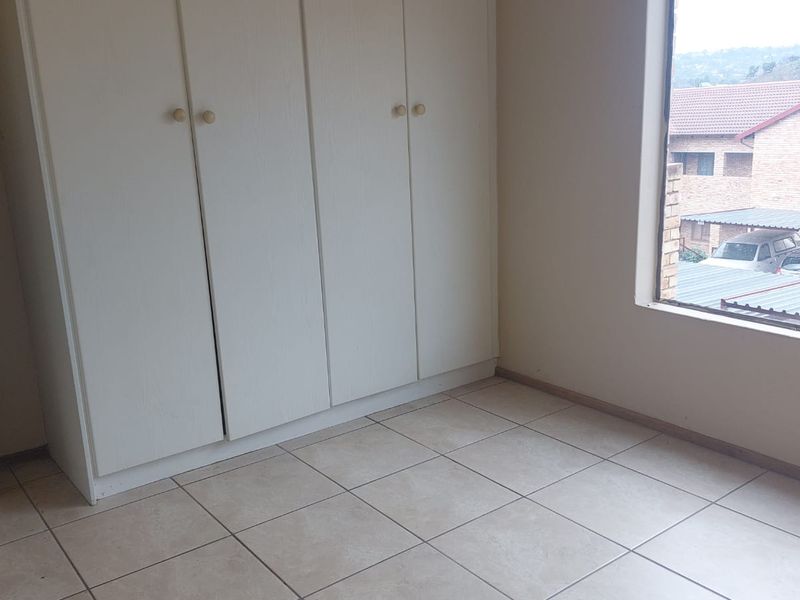 Lovely 2-Bedroom Unit in Roodekrans - Photo 8