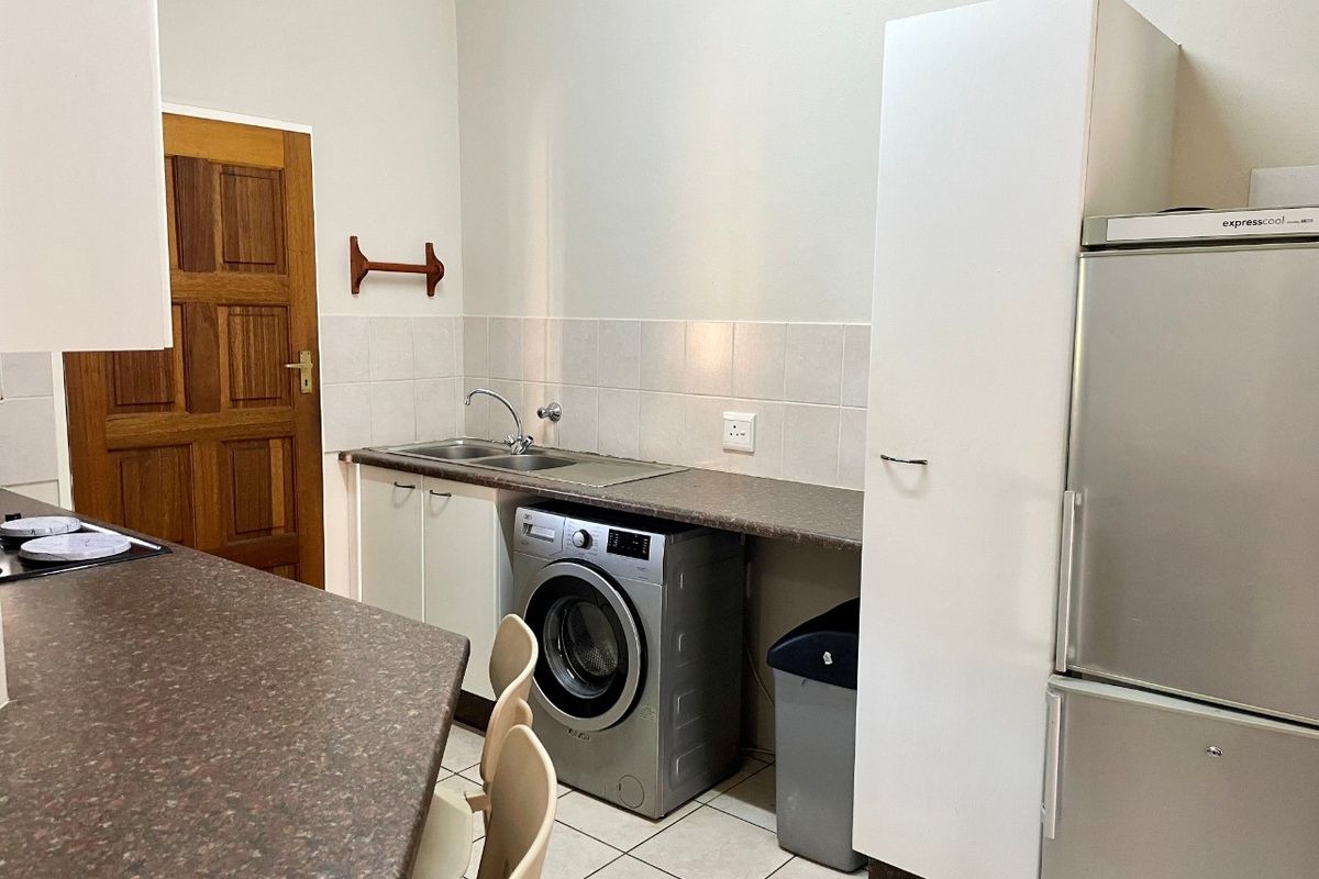 Lovely 2-Bedroom Unit in Roodekrans - Photo 4