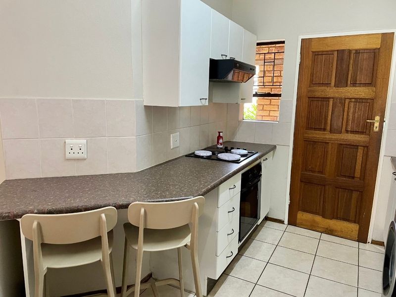 Lovely 2-Bedroom Unit in Roodekrans - Photo 5