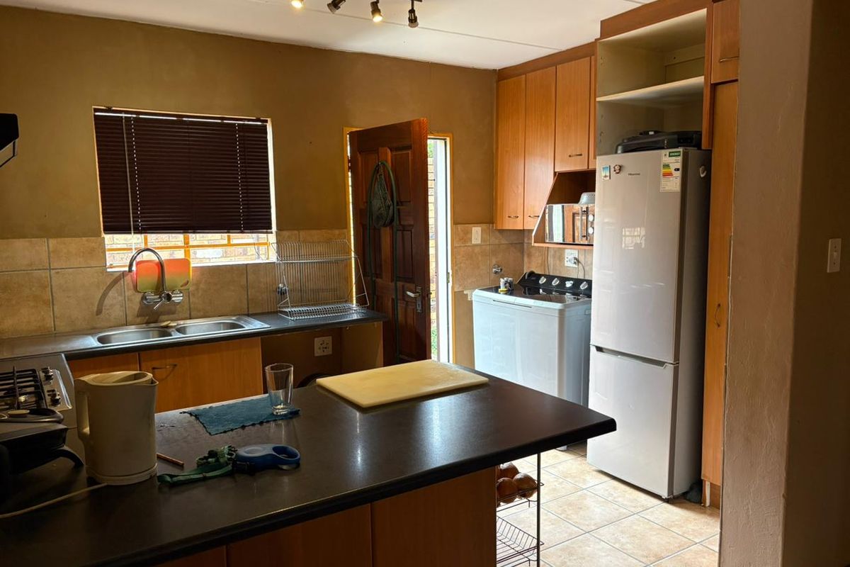 Radiokop Townhouse Offering Space, Flexibility & Exceptional Outdoor Living - Photo 4