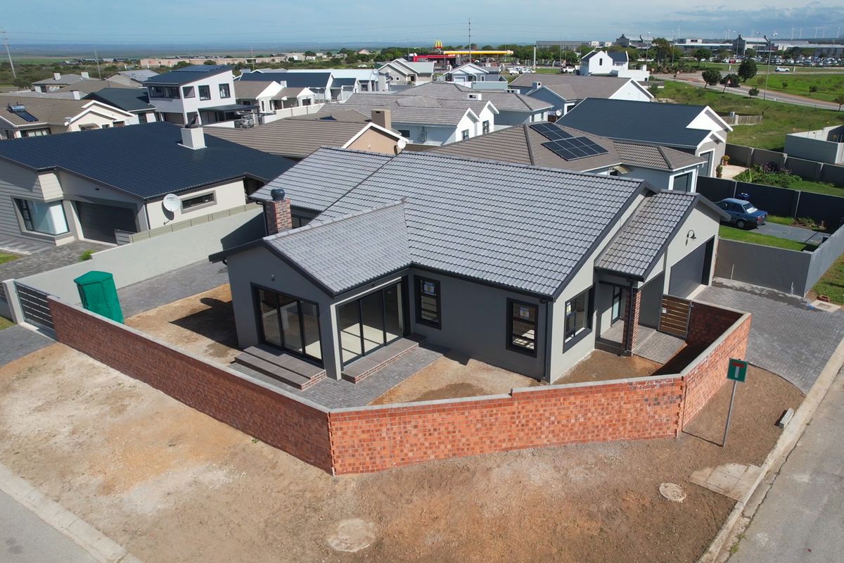 Contemporary Living in Fountains Estate * - Photo 2