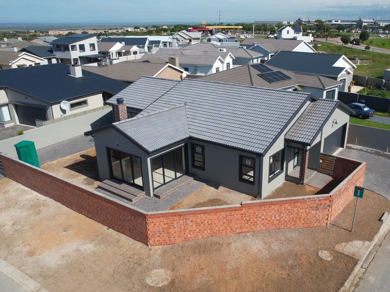 Contemporary Living in Fountains Estate * - Photo 2