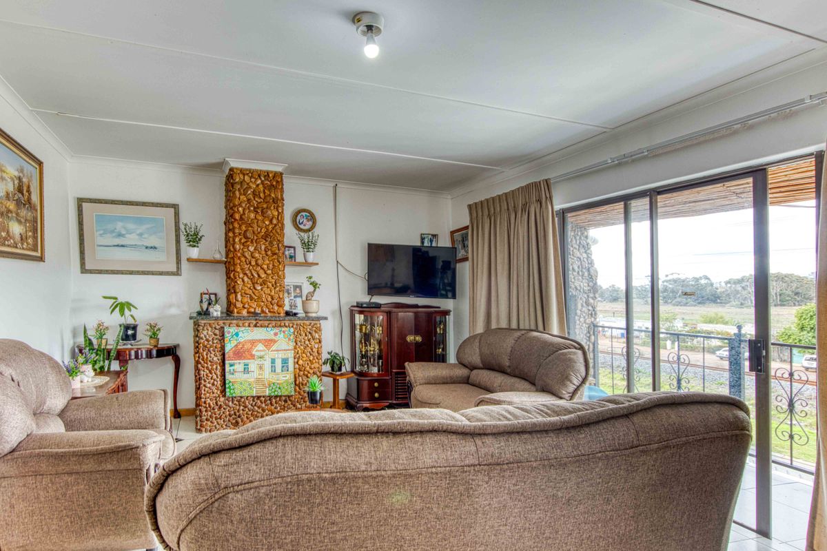 Investment Opportunity: Prime Multi-Unit Residential Asset - Photo 3