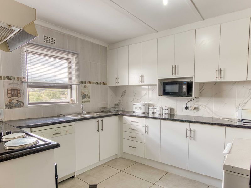 Investment Opportunity: Prime Multi-Unit Residential Asset - Photo 7