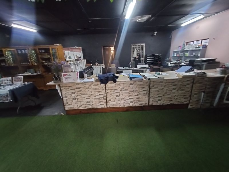 Commercial Opportunity with Excellent Income Potential in Pretoria North - Photo 4