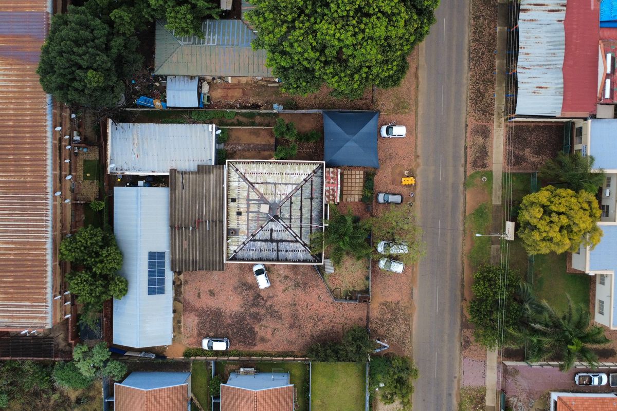 Commercial Opportunity with Excellent Income Potential in Pretoria North - Photo 2