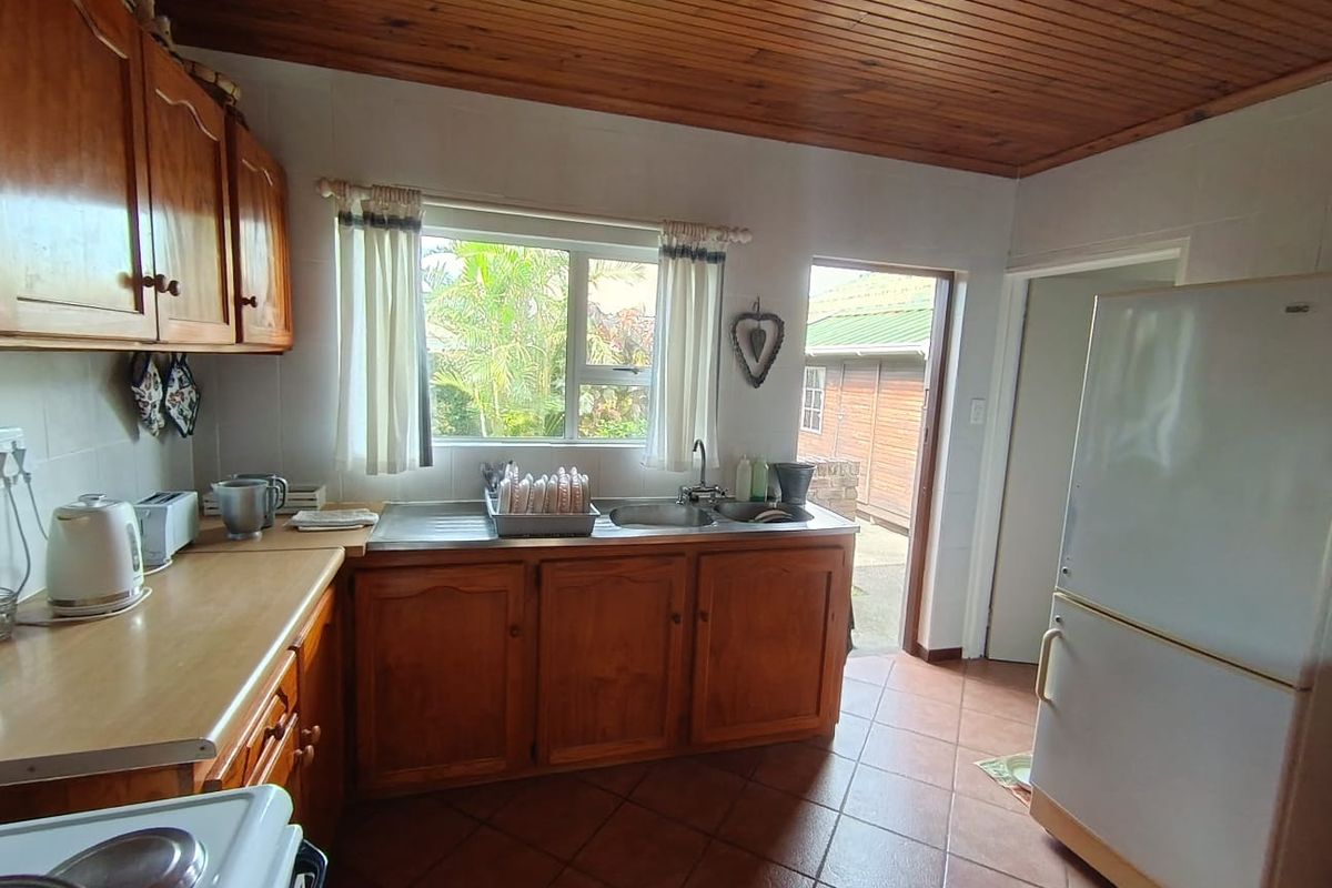 Charming, Neat Home – Perfect for Family Living or Downsizing - Photo 5