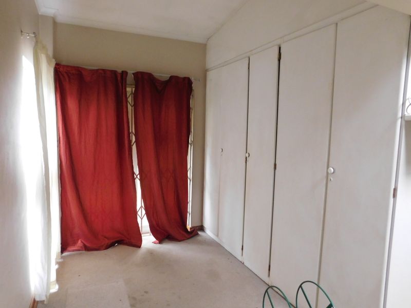Renovator's Dream - Perfct Location - Photo 10
