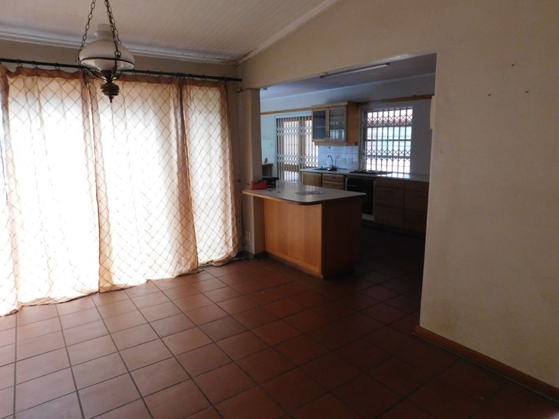 Renovator's Dream - Perfct Location - Photo 4