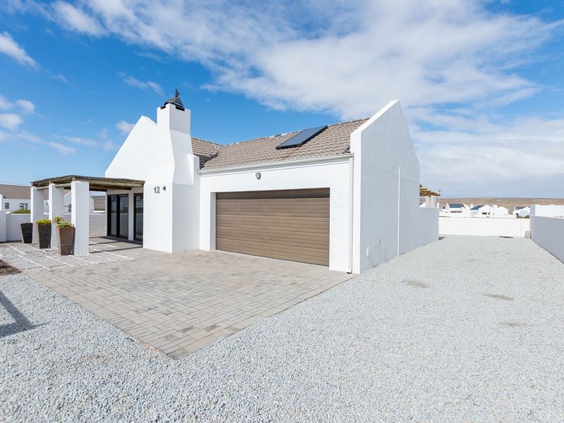 Charming 3-Bed Family Home in Britannia Bay — Secure and Spacious - Photo 3