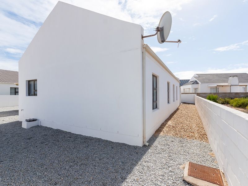 Charming 3-Bed Family Home in Britannia Bay — Secure and Spacious - Photo 9