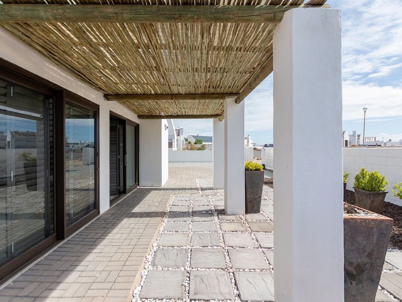 Charming 3-Bed Family Home in Britannia Bay — Secure and Spacious - Photo 8