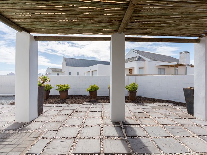 Charming 3-Bed Family Home in Britannia Bay — Secure and Spacious - Photo 7