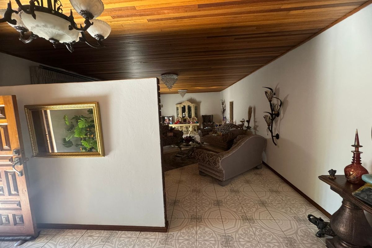 Stunning Family Home with Breathtaking Mountain Views - Photo 3