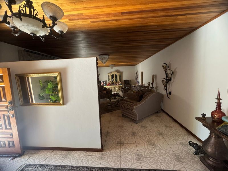 Stunning Family Home with Breathtaking Mountain Views - Photo 3